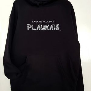 dzemperis laukais palaidais plaukais