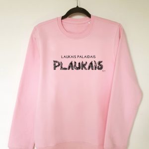 dzempas laukais palaidais plaukais